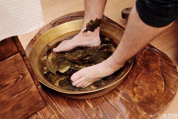 脚痒怎么办 脚痒怎么判断是不是脚气